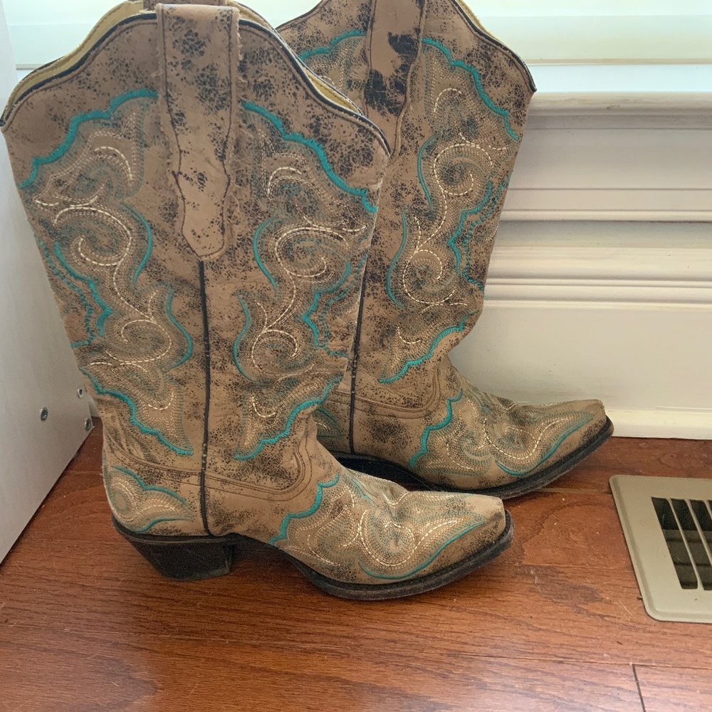 Corral cowgirl boots